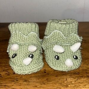 Newborn dinosaur crochet slip on green booties